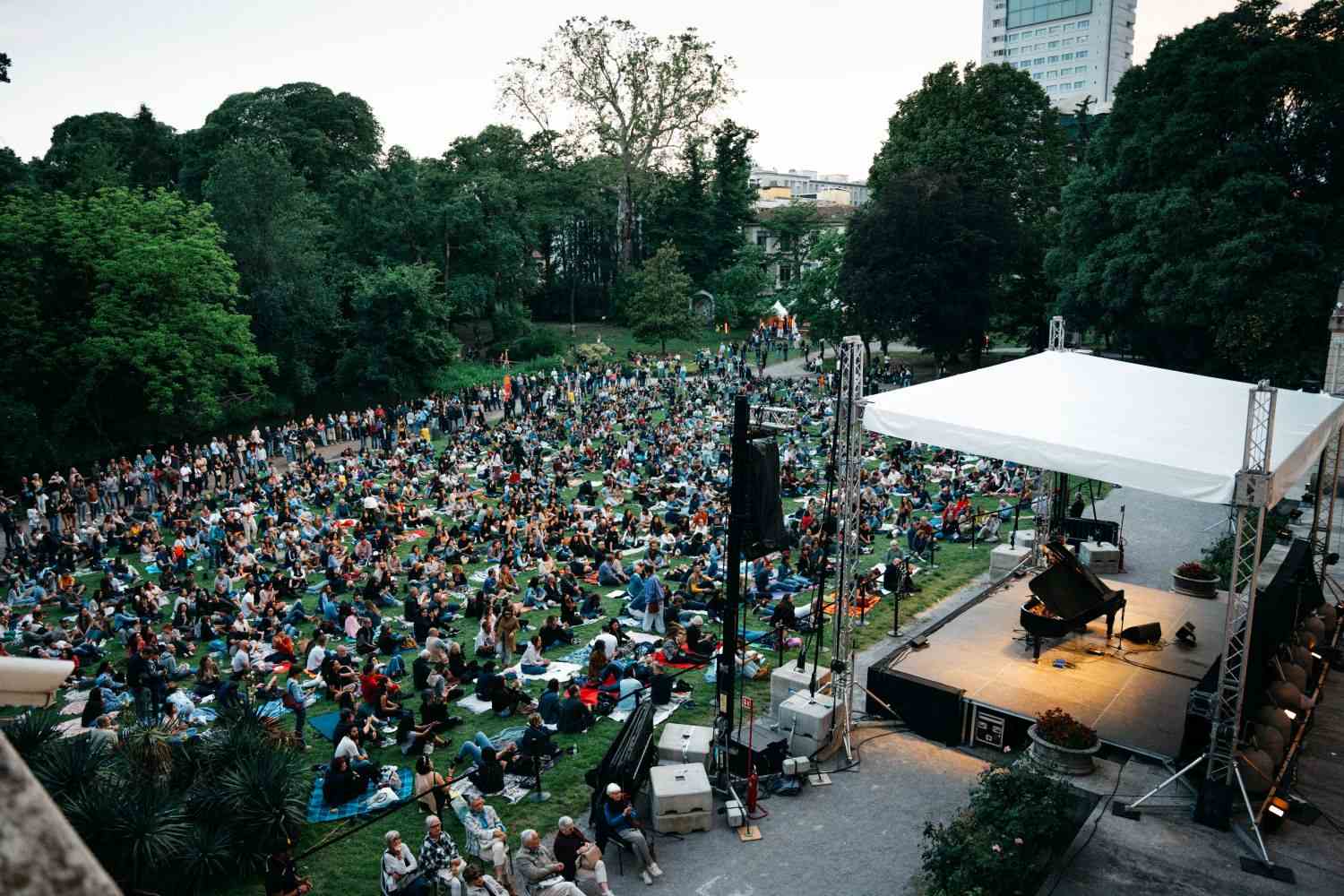 Dal 15 al 17 maggio 2026 il pianoforte torna a essere protagonista a Milano con la sedicesima edizione di PIANO CITY MILANO.