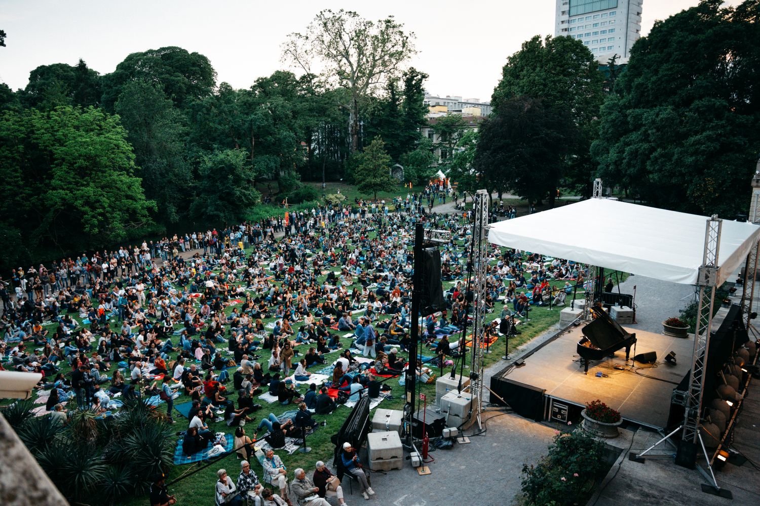Dal 15 al 17 maggio 2026 il pianoforte torna a essere protagonista a Milano con la sedicesima edizione di PIANO CITY MILANO.