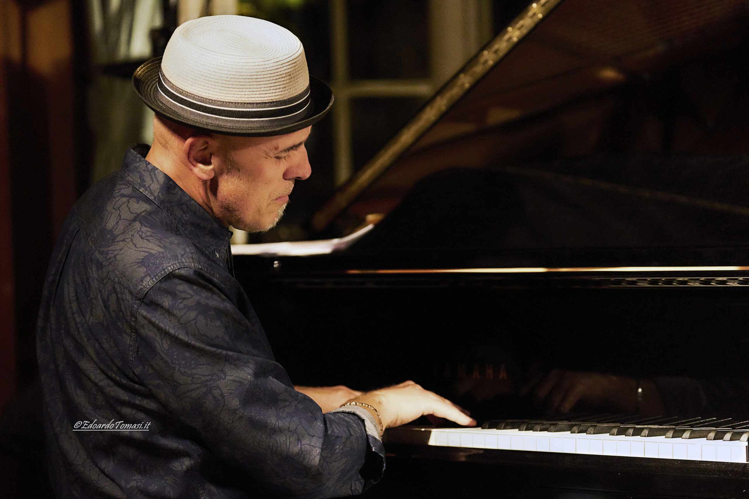 #NewMusicThursday – Intervista a Luigi Martinale – Invisible Cities, un viaggio tra suono e immaginazione