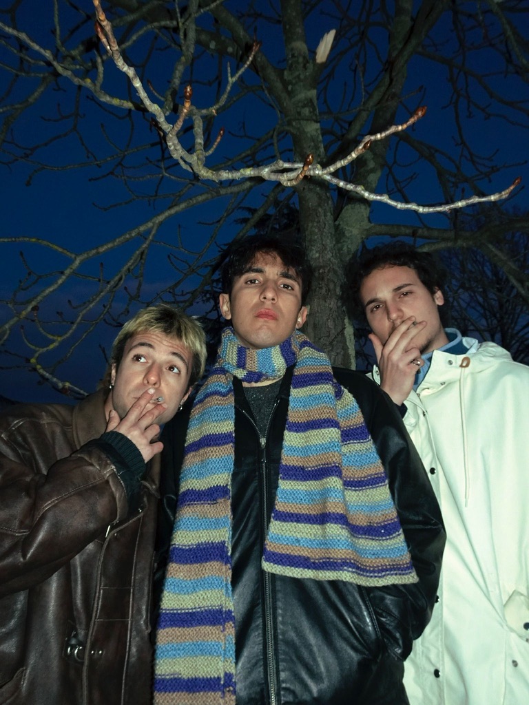 A Tra Poco, album d’esordio “Non Sopporterei un Mondo Dove Tu Non”, finalisti di Siena suona con il MEI