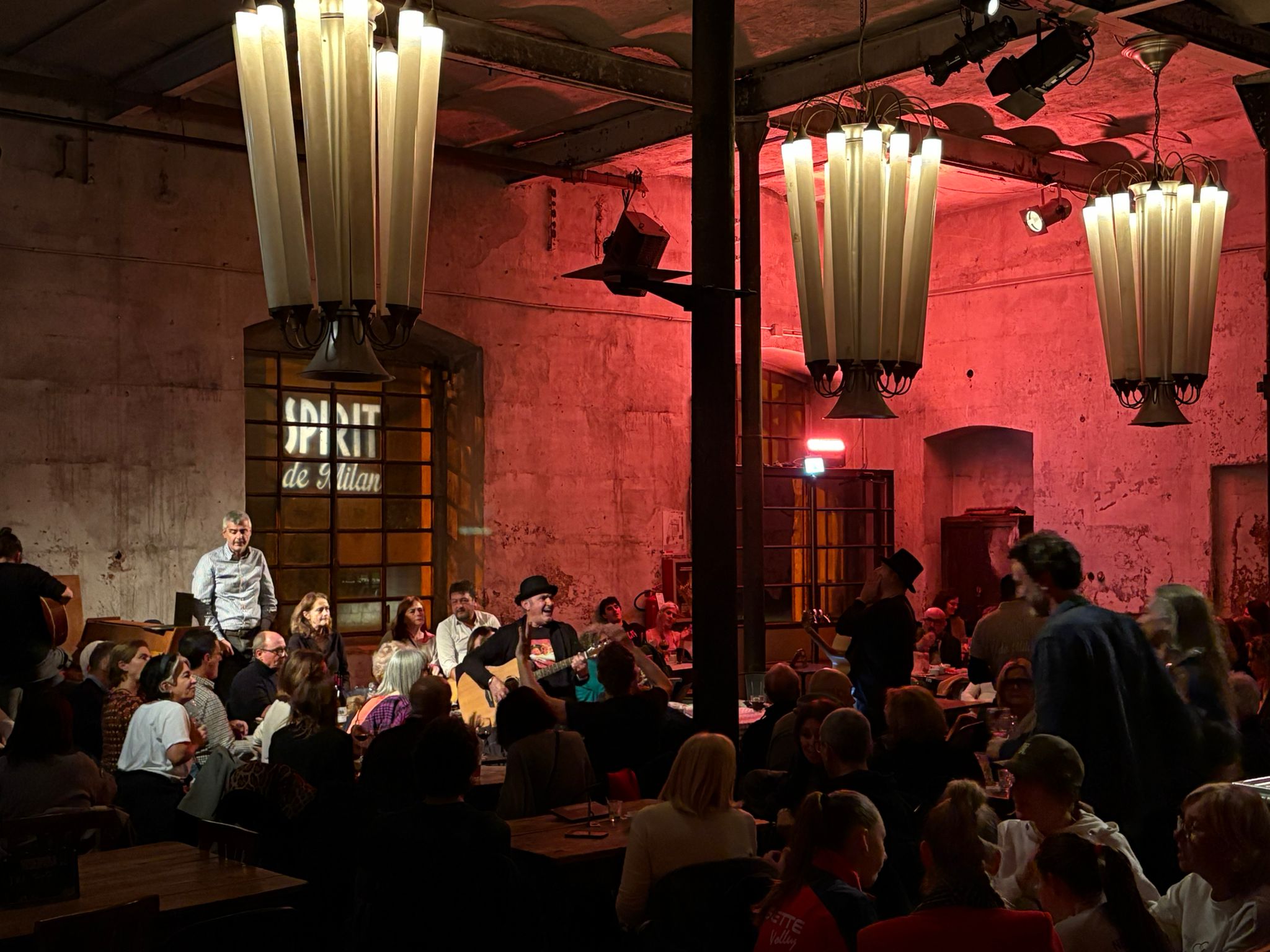 I nuovi appuntamenti settimanali allo SPIRIT DE MILAN tra cabaret, musica dal vivo, ballo e tanto divertimento! (dal 10 al 16 novembre 2025)