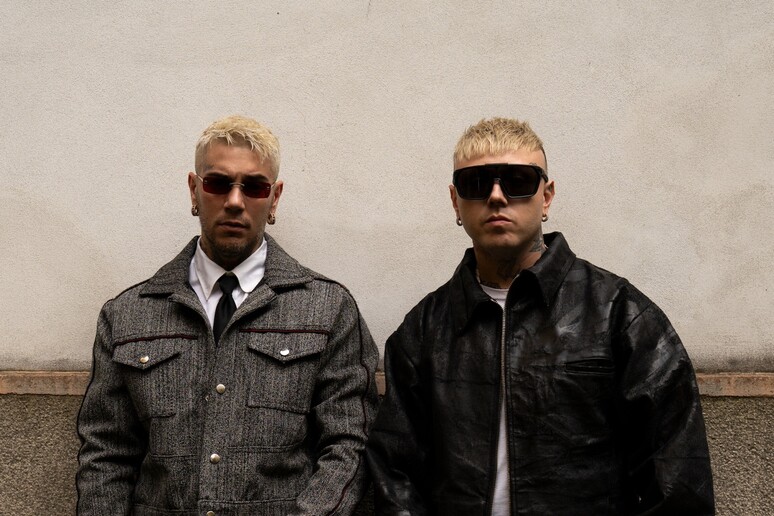 Emis Killa e Lazza in carcere per parlare di musica