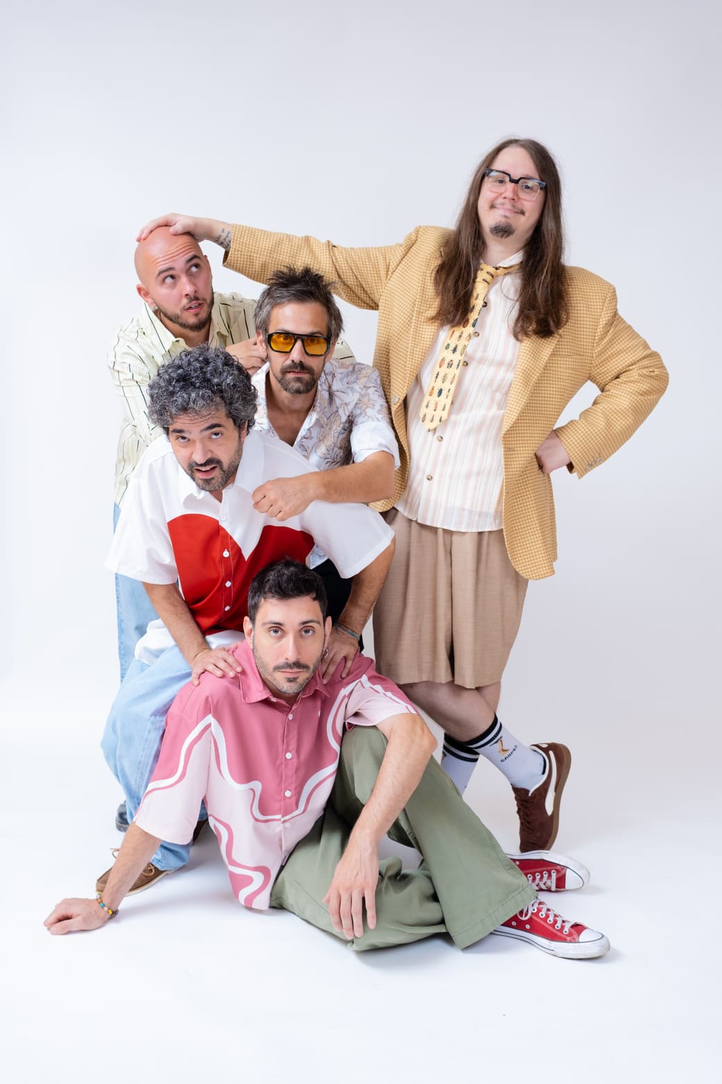 LE CANZONI GIUSTE: “Sushi 3000” è il nuovo singolo ballabile e corrosivo in feat. con Davide Borri | Fuori il 7 novembre 2025