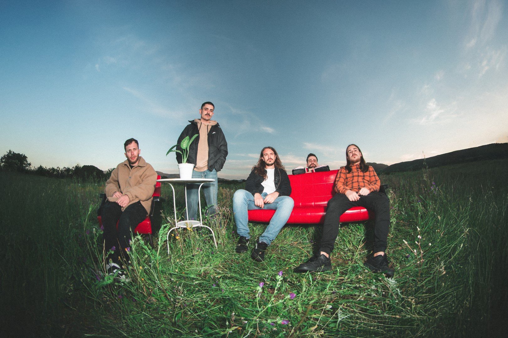 REGROWTH – “Eight Hundred Years”: un viaggio nel peso dell’eredità e nella memoria collettiva