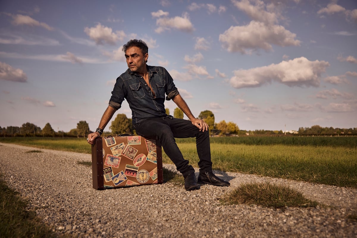 MARCO LIGABUE: dal 14 novembre il nuovo singolo “L’ULTIMA NOTTE”. Martedì 11 novembre insieme ad ANDREA BARBI ospiti all’EUROPARLAMENTO BRUXELLES