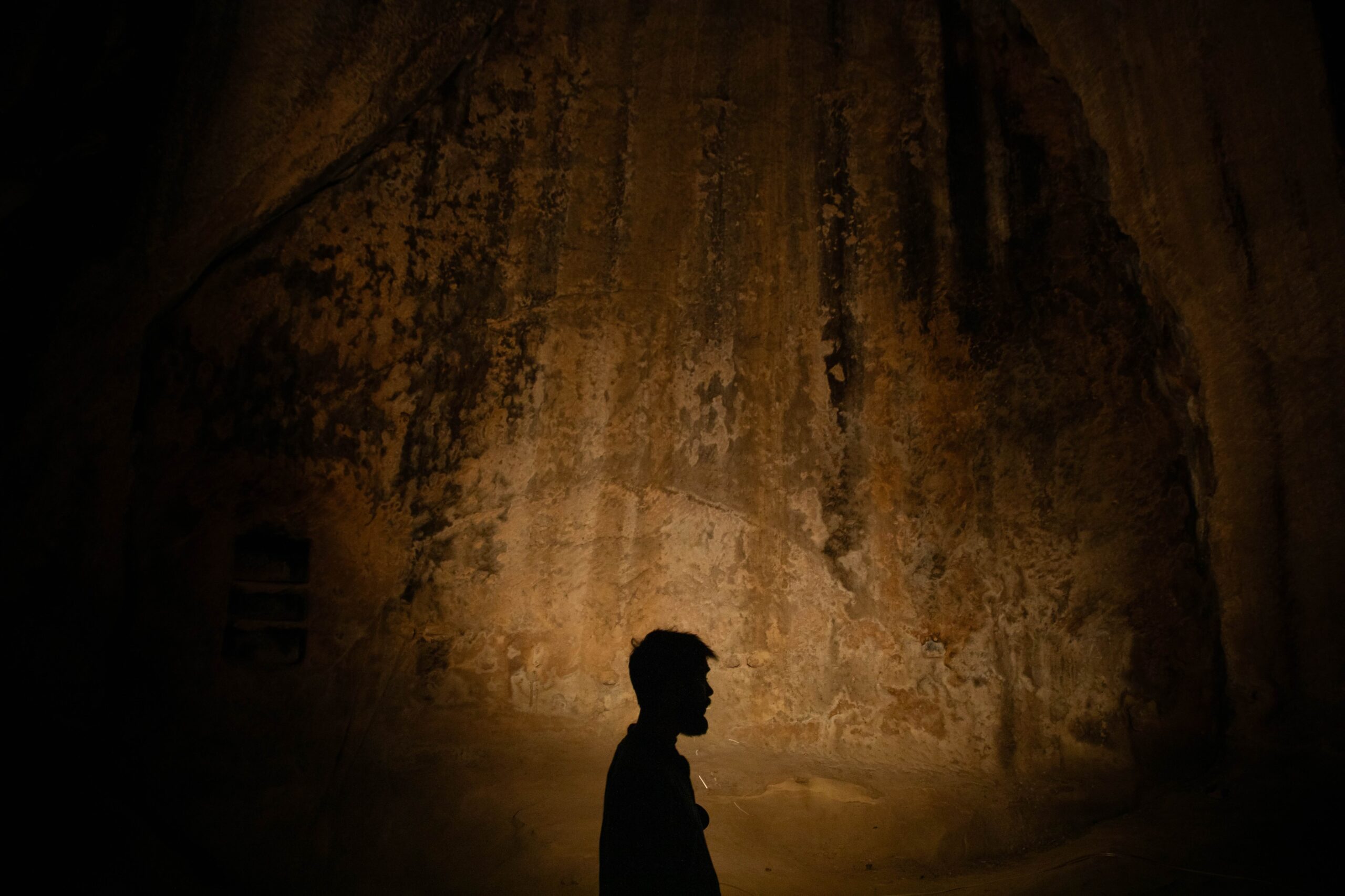 Mater Nullius – Il nuovo album di Davide Ambrogio