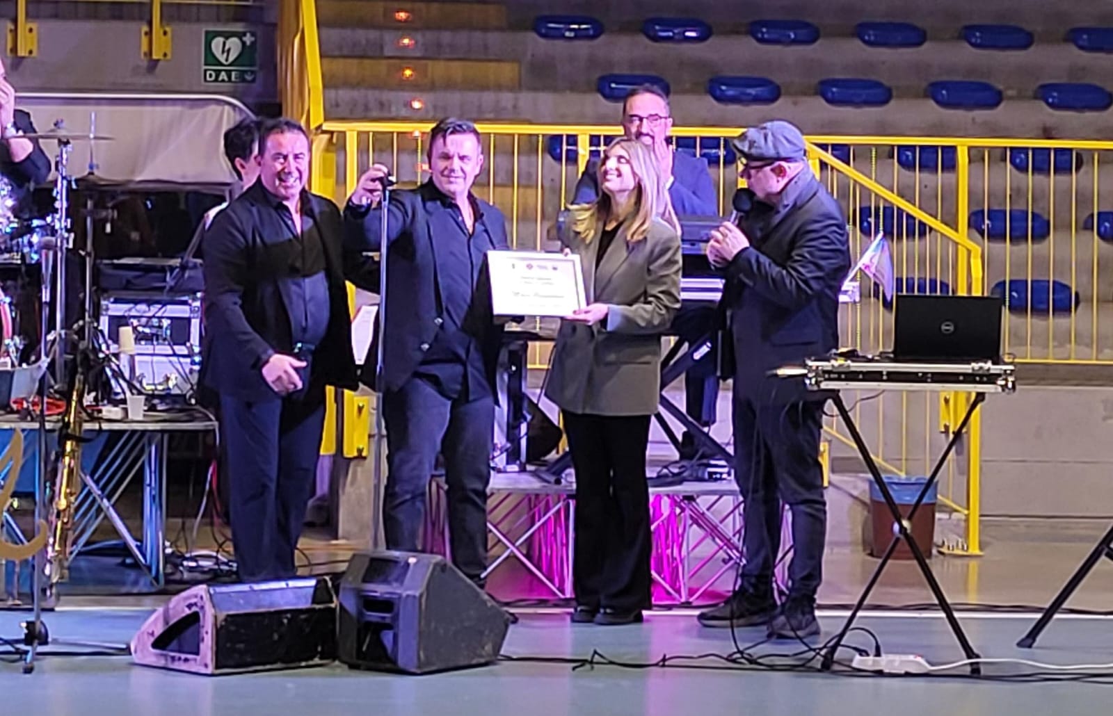 Premio a Mirco Gramellini per i 25 anni di carriera a Cervia