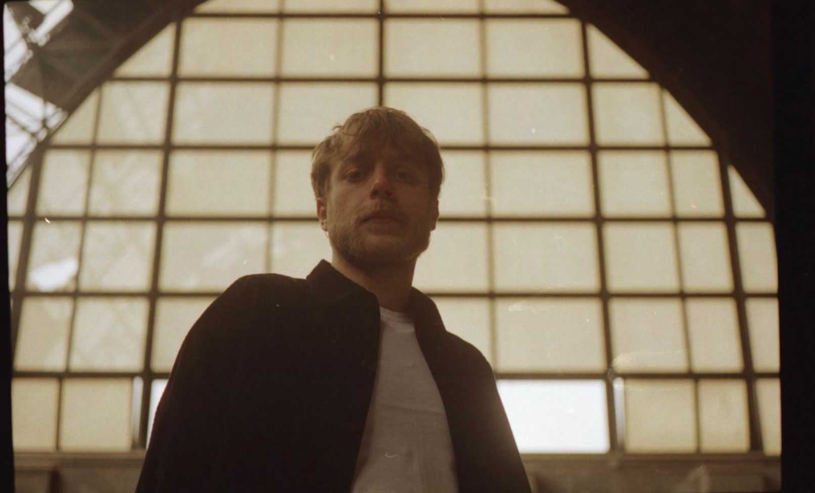 RBSN: “HERE è il mio presente assoluto. Un viaggio interiore tra luce, ombra e rinascita”