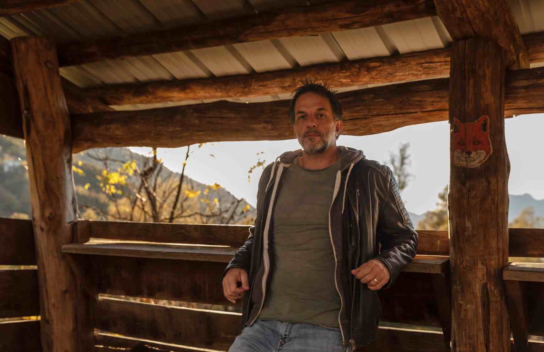 Alessio Pizzicannella: quando Los Angeles diventa un oracolo inquieto