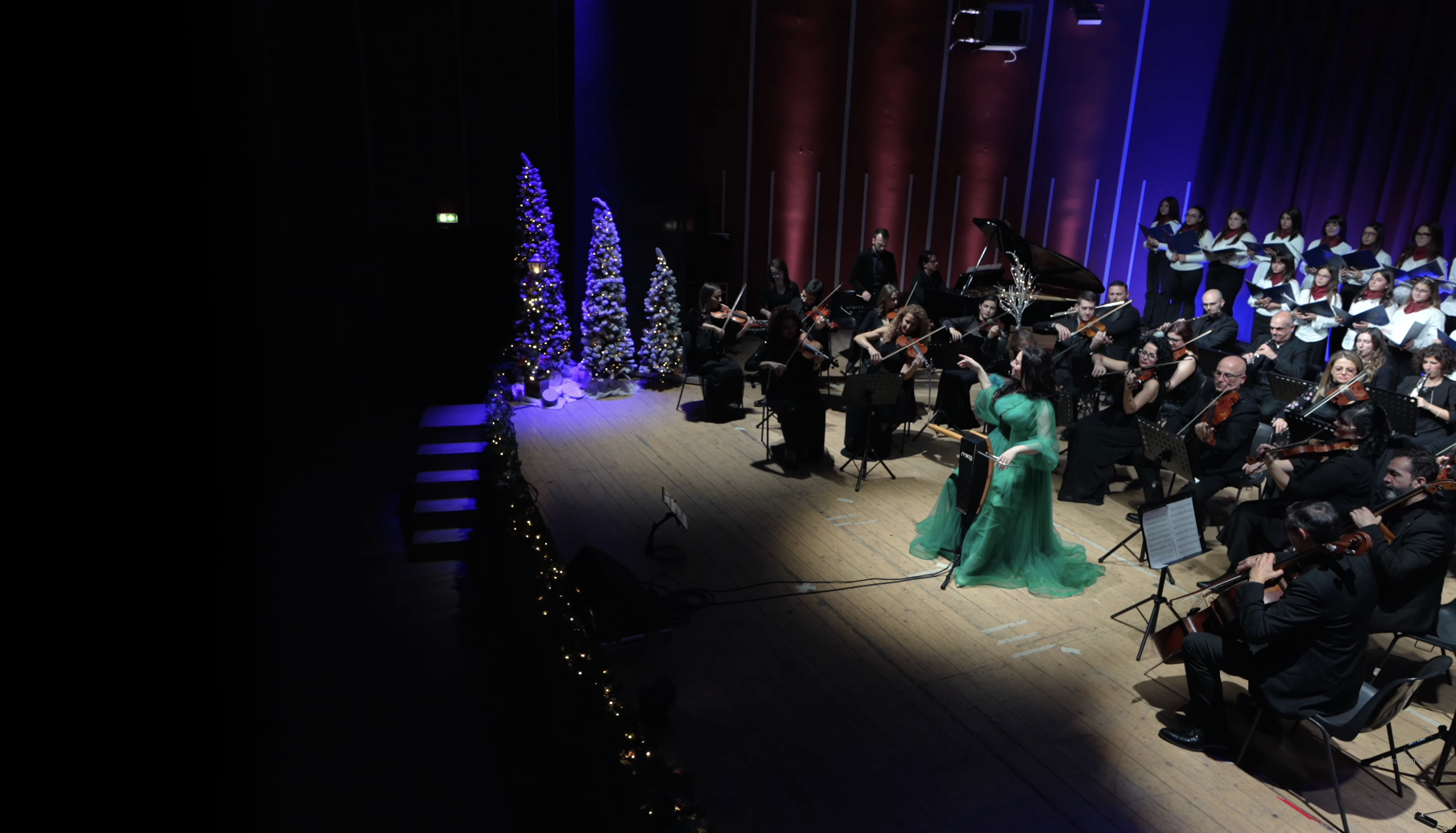 Home Alone: Somewhere in My Memory – Lina Gervasi (Theremin + Orchestra + Choir)