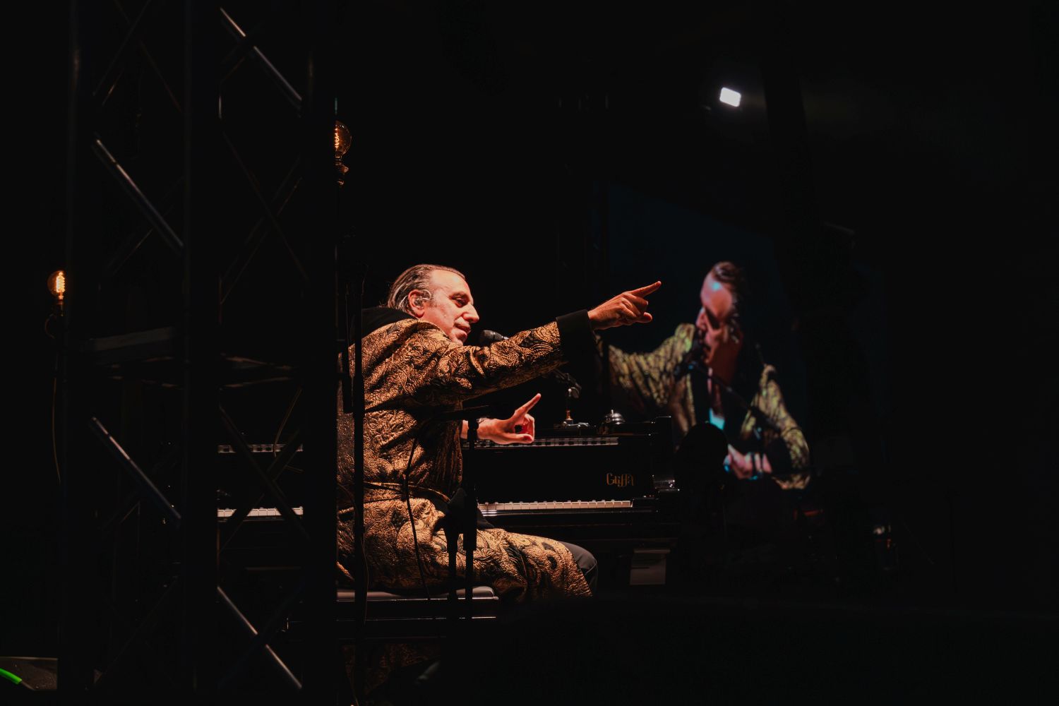 Ancora pochi giorni per candidarsi come pianisti o per ospitare della sedicesima edizione di PIANO CITY MILANO, il festival diffuso che ridisegna la città attraverso la musica.