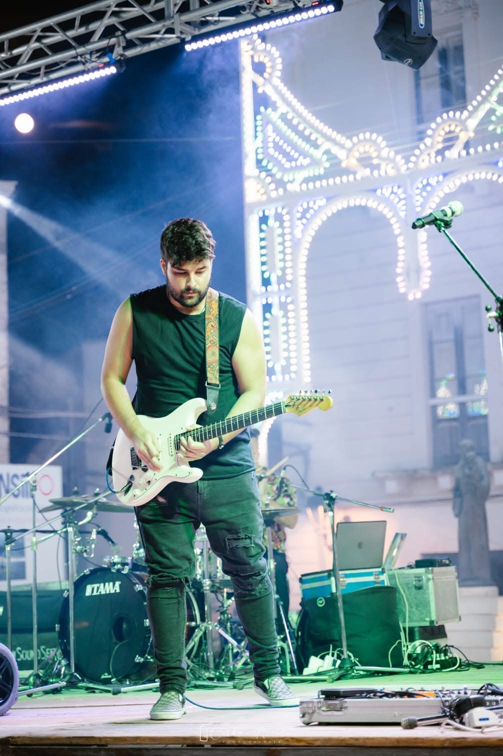  Francesco Schiavone pubblica “The Loner”: una reinterpretazione orchestrale del classico di Gary Moore