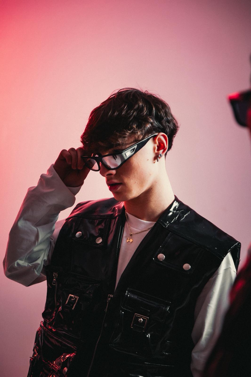 È disponibile in radio e in digitale “SLALOM”, il nuovo brano del giovanissimo talento LUK3