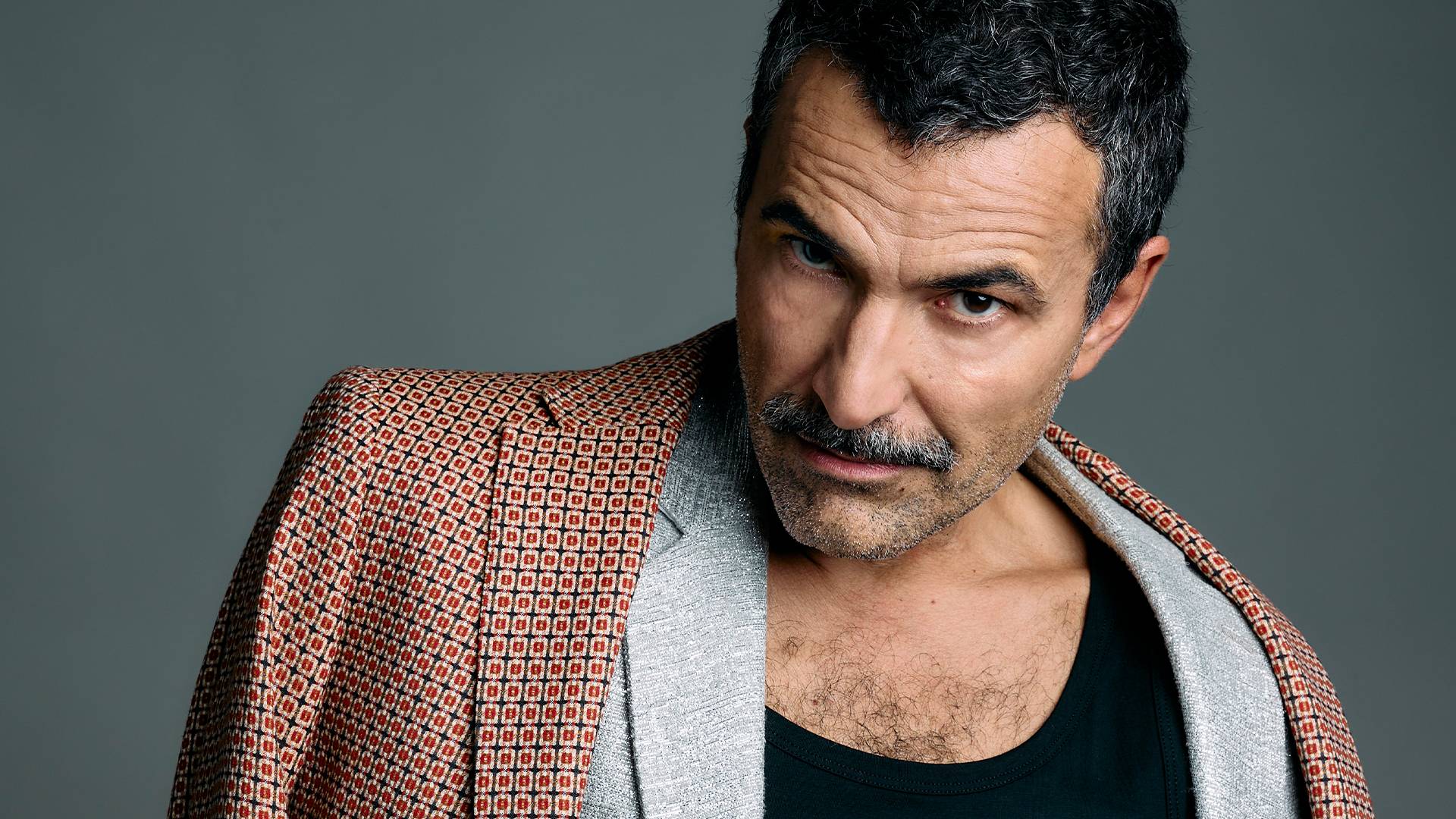 L’ICONICA “AZZURRO”: SUL TRENO DEI DESIDERI SALE RIKI CELLINI