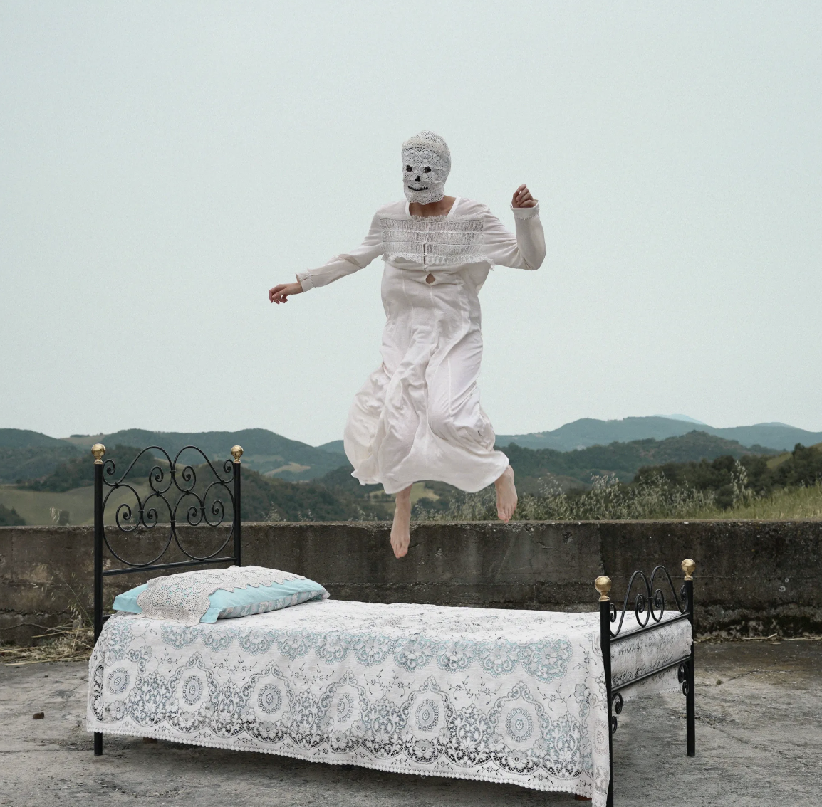 Glomarì e il rito pop di “Una festa al capezzale”