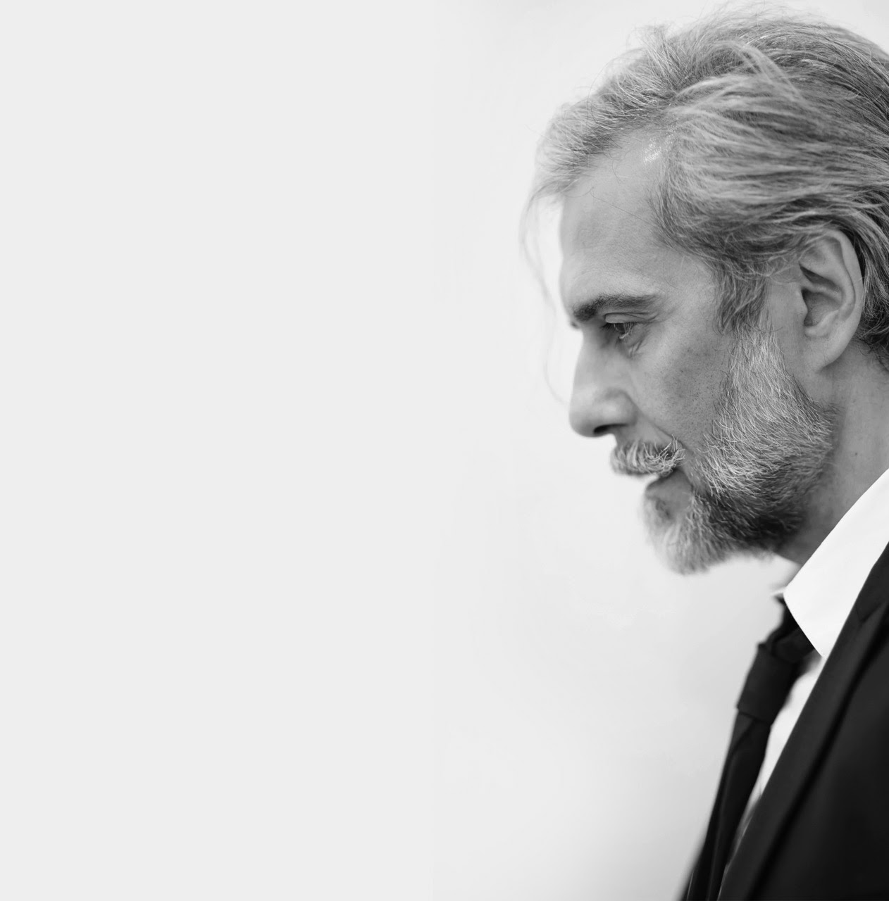 Andrea Chimenti annuncia il suo nuovo tour “Del mio cuore in fondo” in giro per l’Italia.