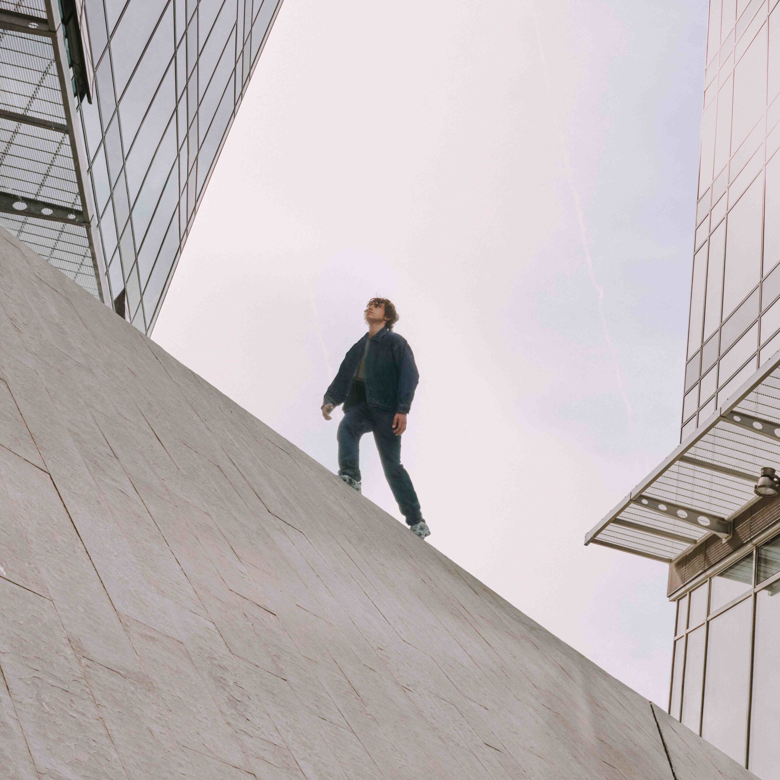 DAVIDE DE LUCA CI PORTA NEL NU FUNK: “VADO OLTRE”, IL NUOVO EP È FUORI ORA