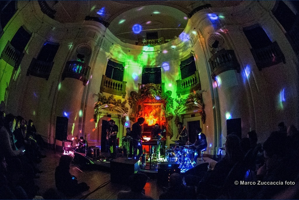 Avanguardia e sperimentazione nei luoghi dell’arte: compie 11 anni la rassegna musicale Sacred Noise