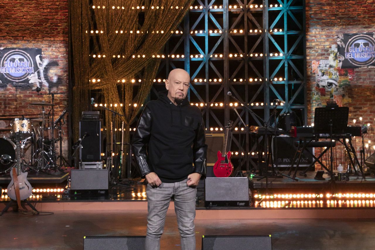 Si è conclusa la terza stagione de “Gli occhi del musicista”, il programma di Enrico Ruggeri «Resta il dispiacere di doverci fermare ancora una volta. Tutti gli ospiti sono andati via con il sorriso»