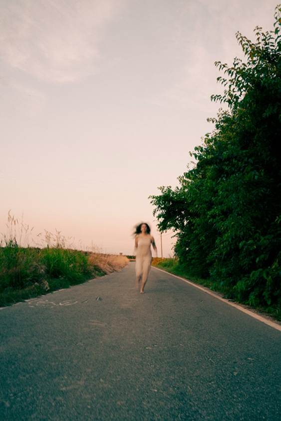 OLIVIA SANTIMONE – in arrivo il 6 marzo il disco d’esordio “Ciclopedonale”