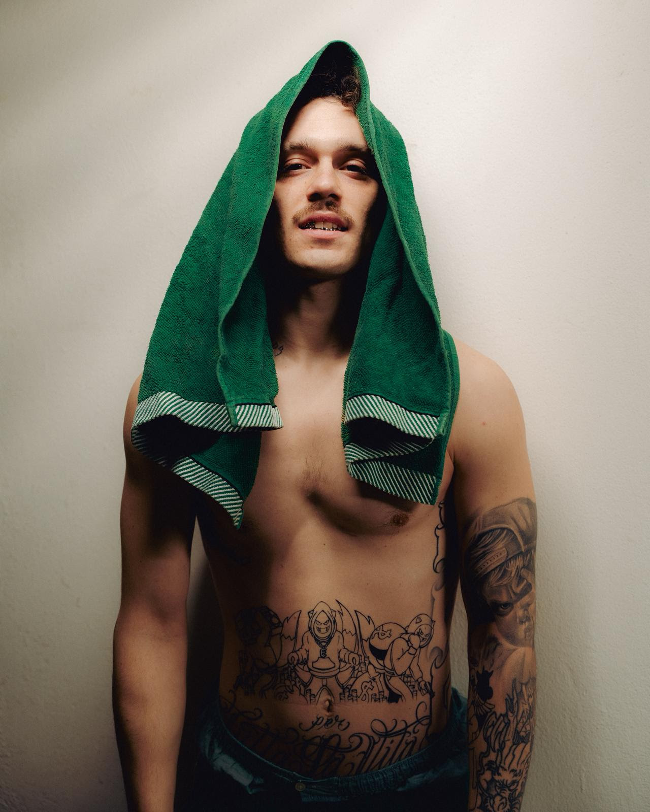  EMANUELINO: Uno dei nomi di spicco della nuova scena milanese annuncia il suo ritorno con “Coccodrillo verde”, fuori in digitale dal 6/02