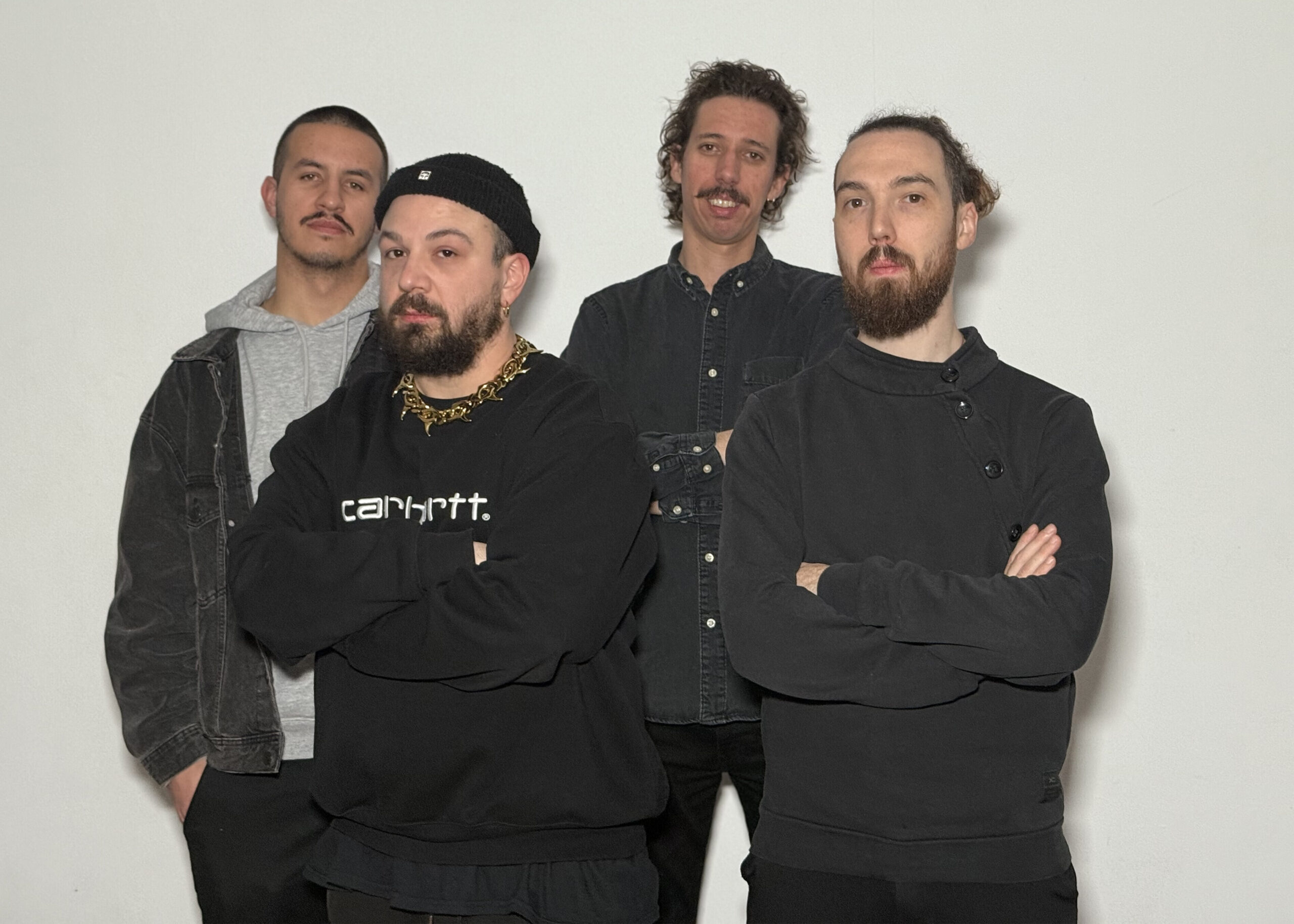 The Naked One: trasformare la caduta in musica