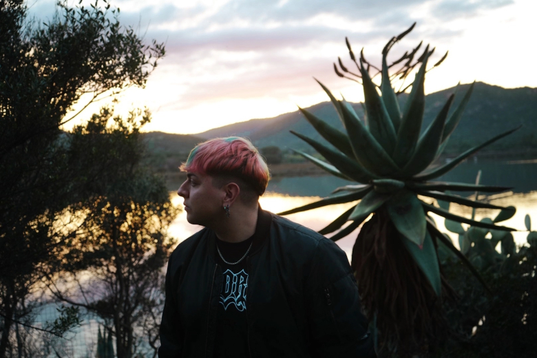 Dalle ferite alla consapevolezza: Bi-fferent dentro “Nel mio prime”