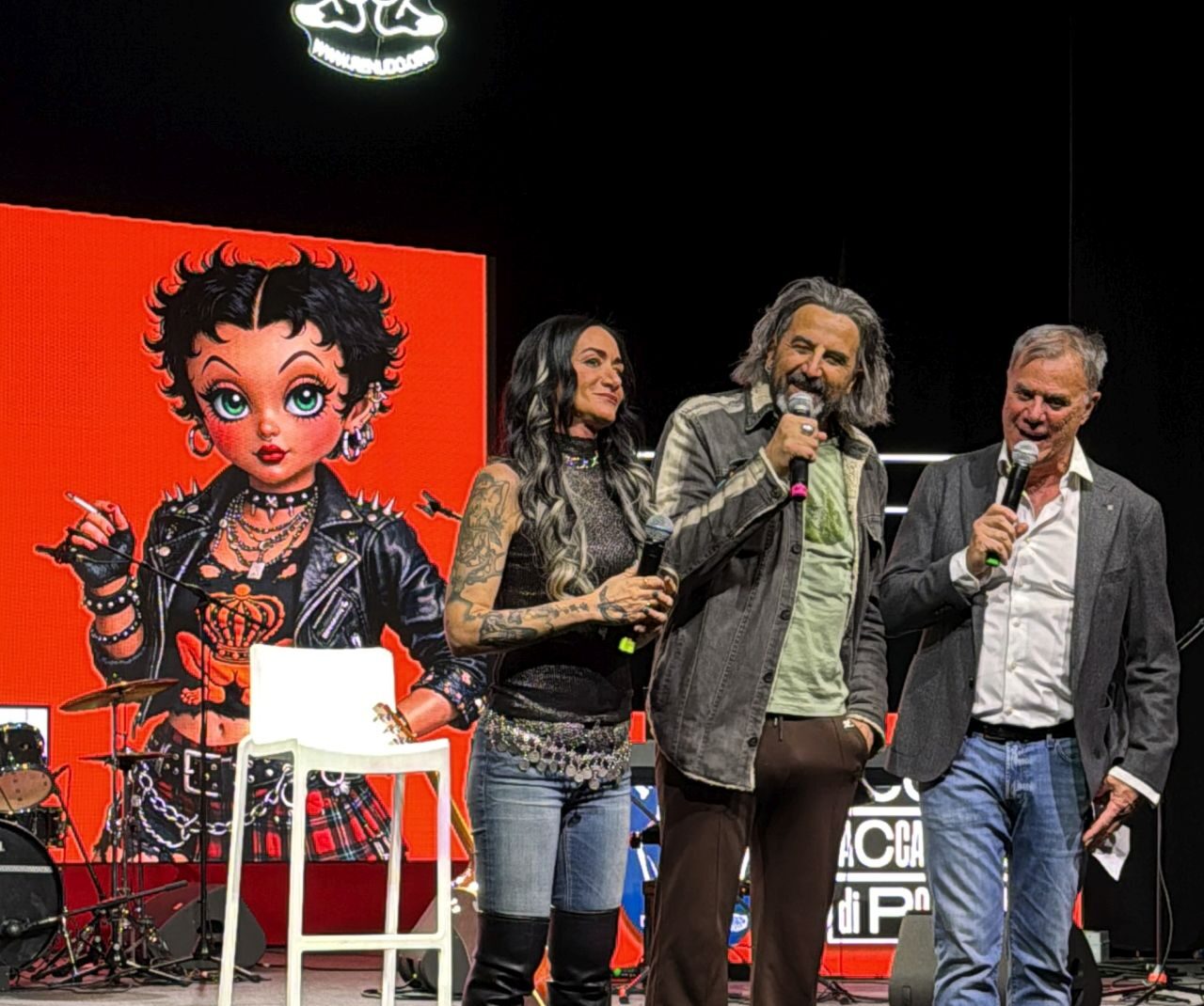 FESTIVAL DI RE NUDO:  il 10 aprile si conclude il workshop UN FUTURO BIFRONTE e fino al 15 aprile è aperto il BANDO per il festival. 