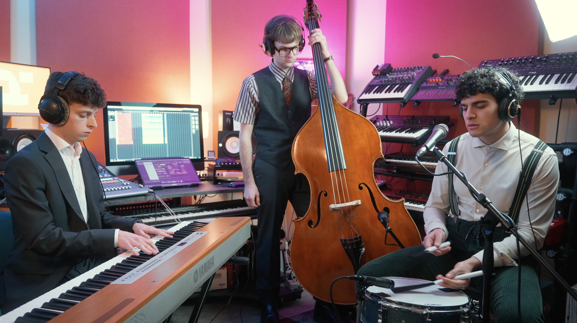 John Freedom presenta “La cometa di Halley” in versione 1take Live Session