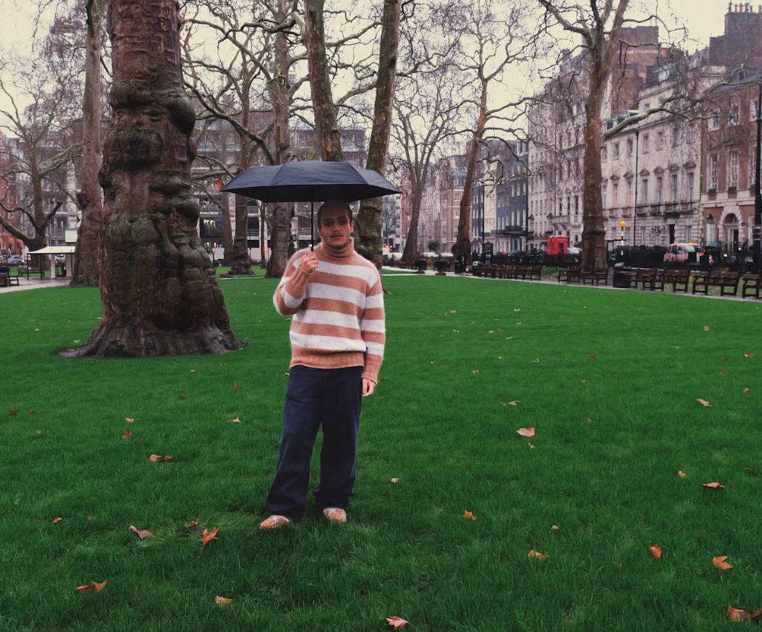 ANDREA HEROS: “Niente di quest’epoca” tra nostalgia, identità e libertà