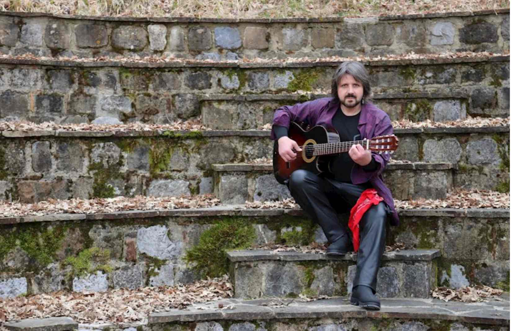 “In direzione ostinata”: non un omaggio, ma un incontro con la verità Gioacchino Fittipaldi riporta De André nel presente, tra sottrazione, urgenza e scelte radicali