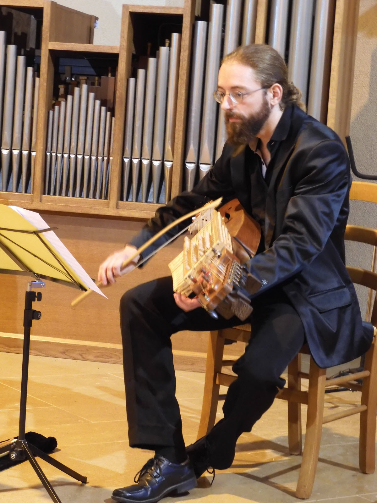 Sabato 28 Marzo, ultimo appuntamento del Forlimpopoli Folk Club con “LA NYCKELHARPA dalla Siena del 1400 alla Svezia del XXI secolo”