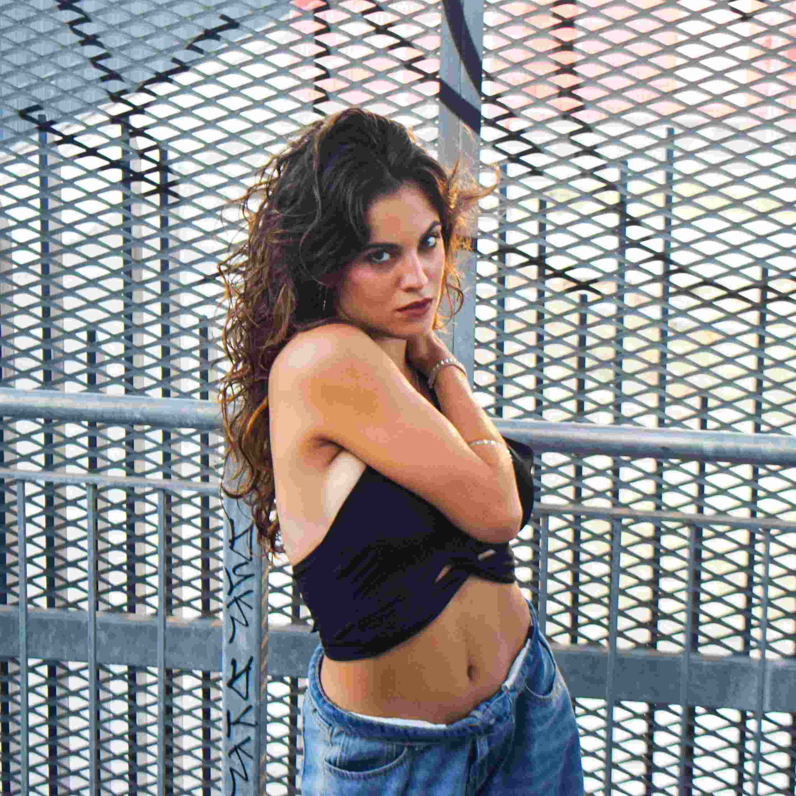 GIADA, “Chi sei? (New York)”: l’amore sospeso tra restare e partire