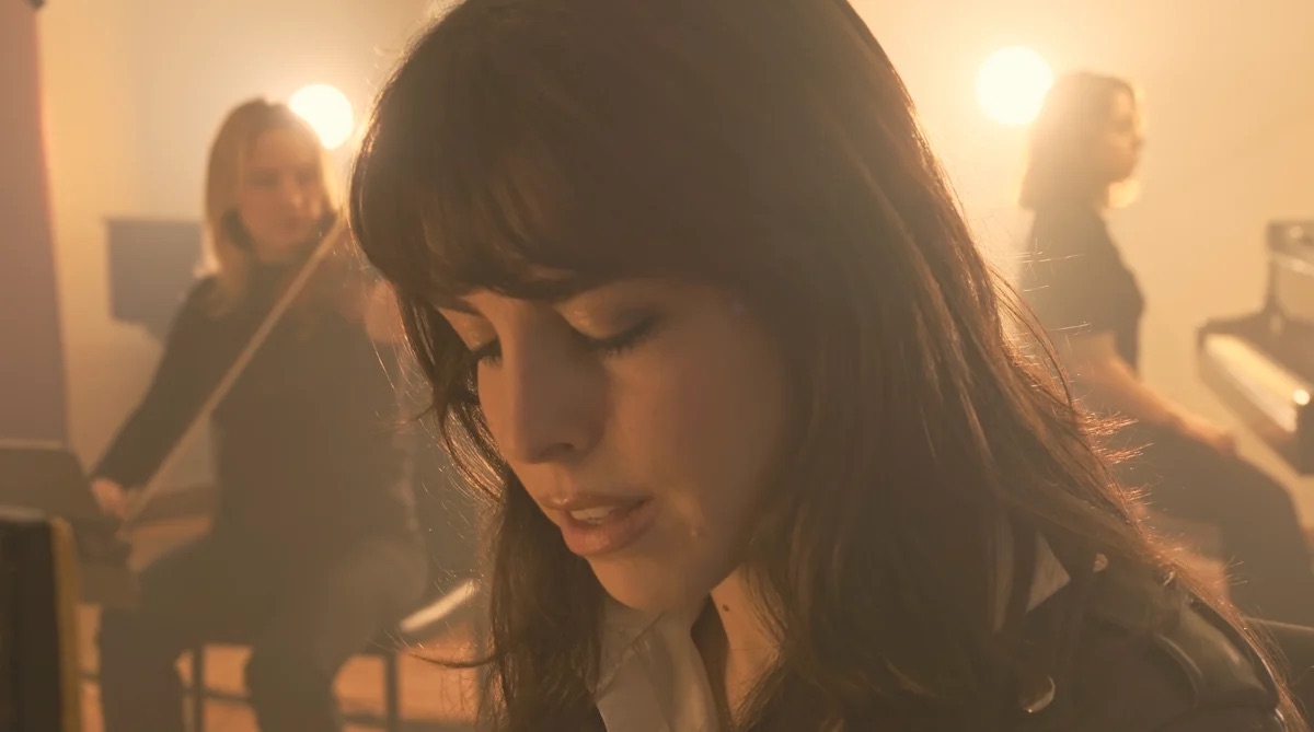 ROSSELLA DAL 27 MARZO 2026 SUI DIGITAL STORE, IN RADIO E SU VEVO “SEMPRE”