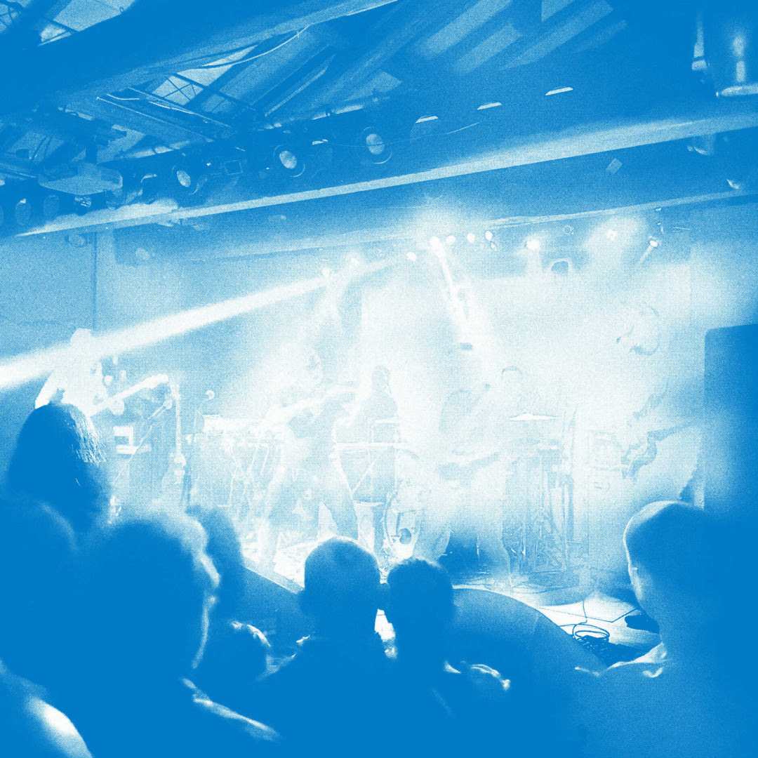 GIARDINI DI MIRÒ: QUASI CASA, l’album dell’ultimo concerto della band, da oggi in pre-order. Martedì 24 marzo il listening party in anteprima su Bandcamp