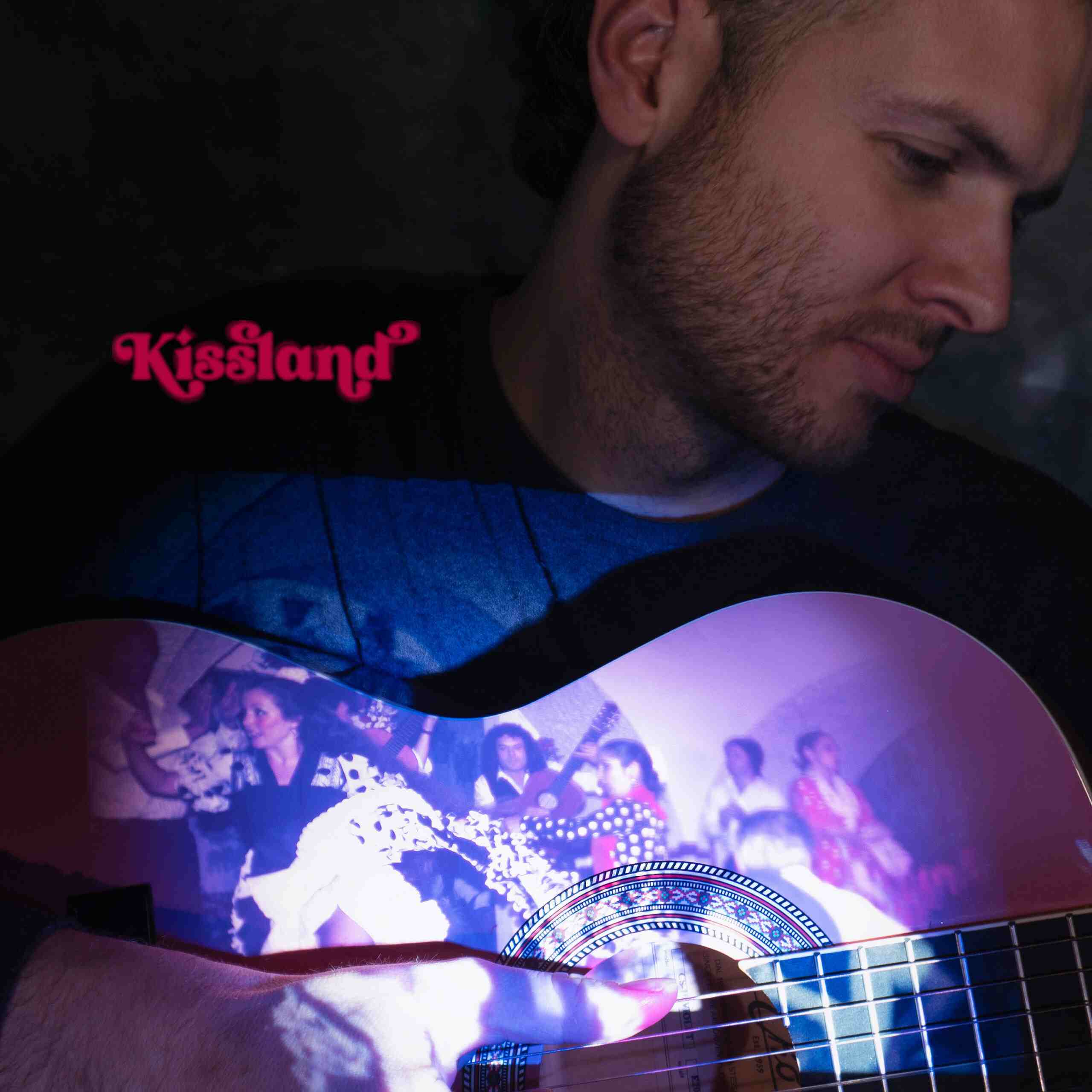 KISSLAND è il nuovo album di EMIT, anticipato dal singolo PRAYER IN SAM