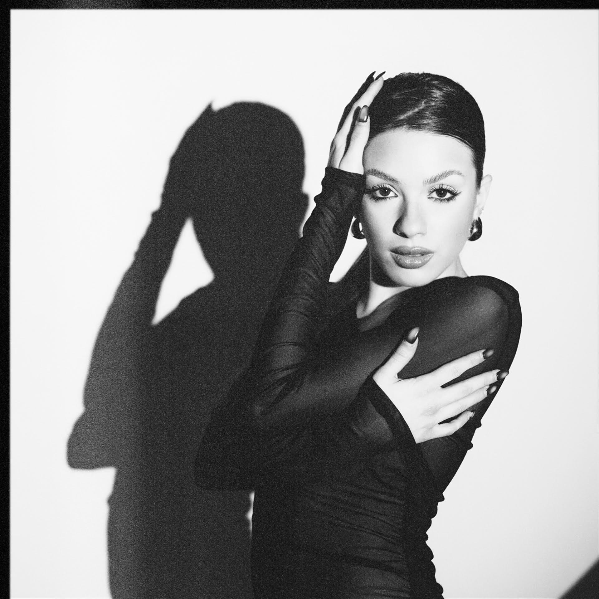 Michelle Cavallaro e “Vestito bianco”: la musica come spazio per ciò che non esiste