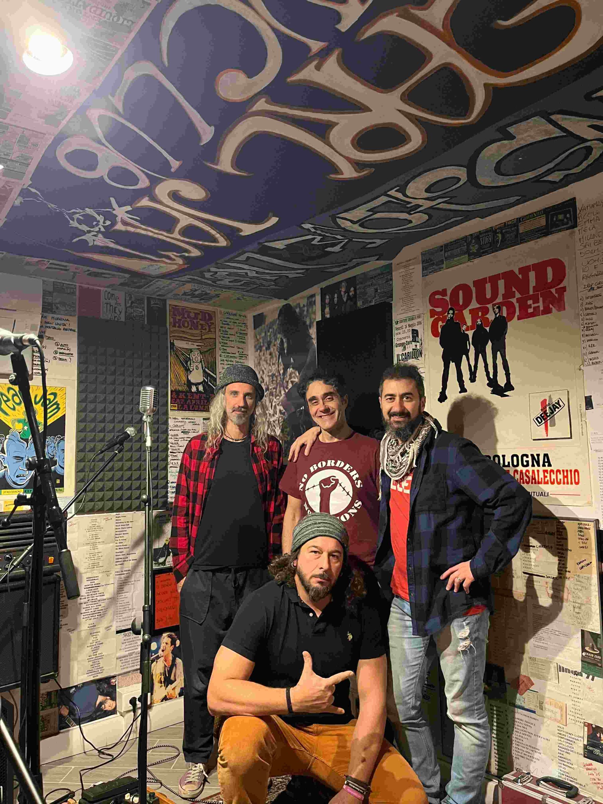 DROP CIRCLES // “Disarmonica”. Il desiderio di libertà che irrompe quando la gabbia stringe.