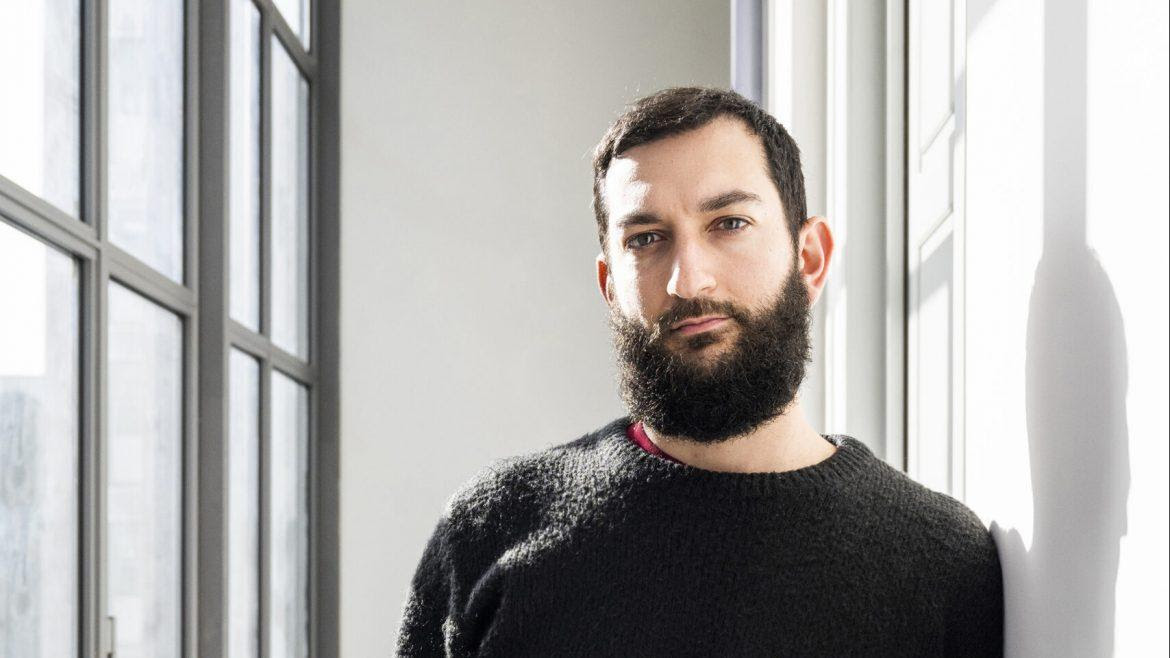 “UNA COSA SPIRITUALE”: IL NUOVO LIBRO DI VASCO BRONDI