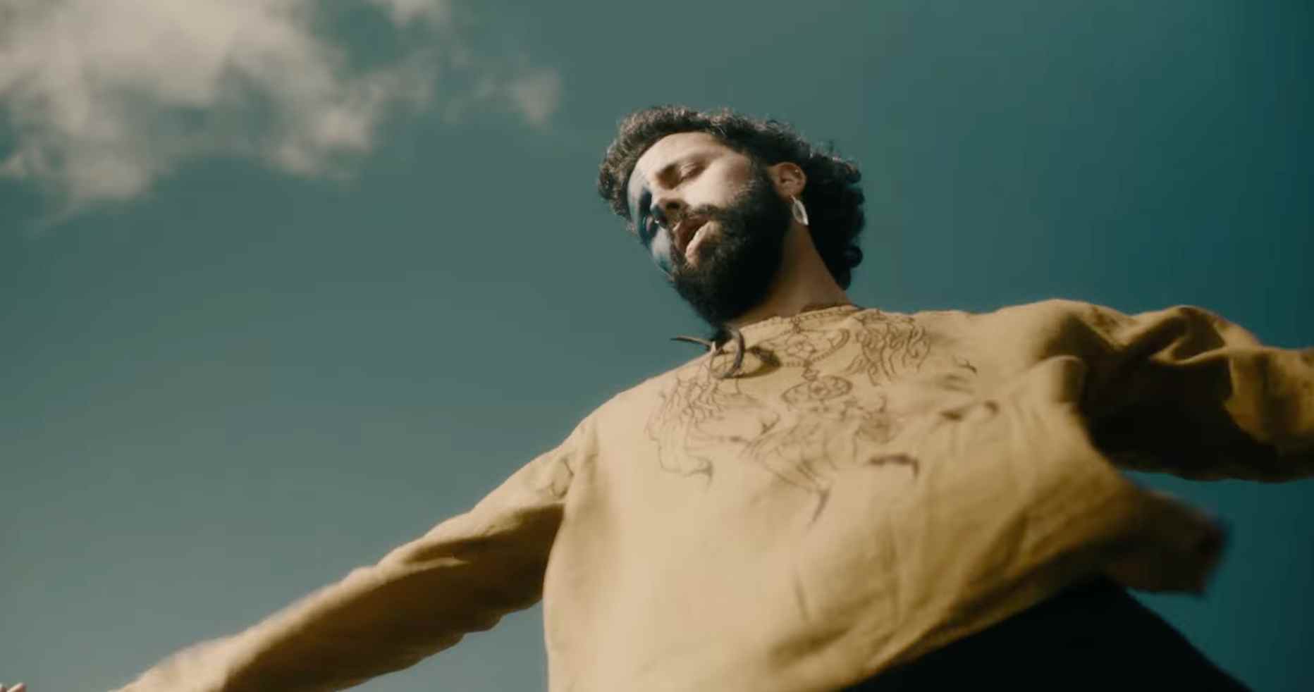 Edoardo Gili pubblica il videoclip de “La Ninfa”: un racconto di libertà e consapevolezza