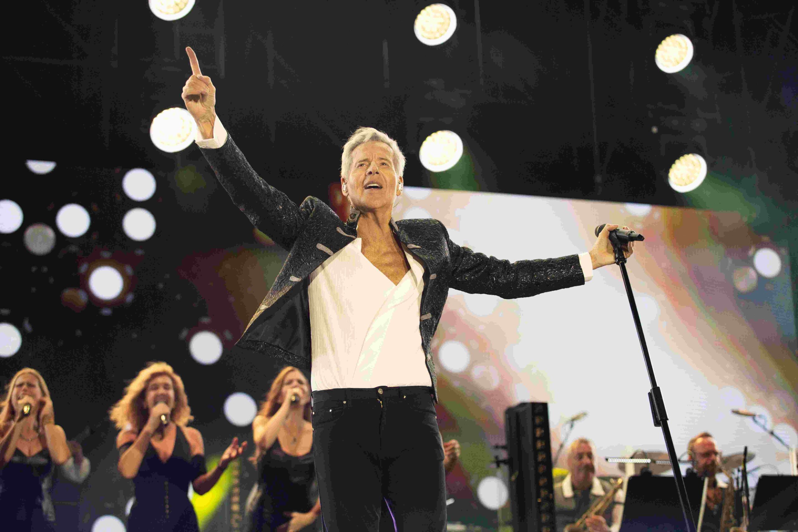 CLAUDIO BAGLIONI: la città di TORINO omaggia l’artista, che a settembre concluderà il “GrandTour LA VITA È ADESSO” in Piazza San Carlo il 18 settembre.