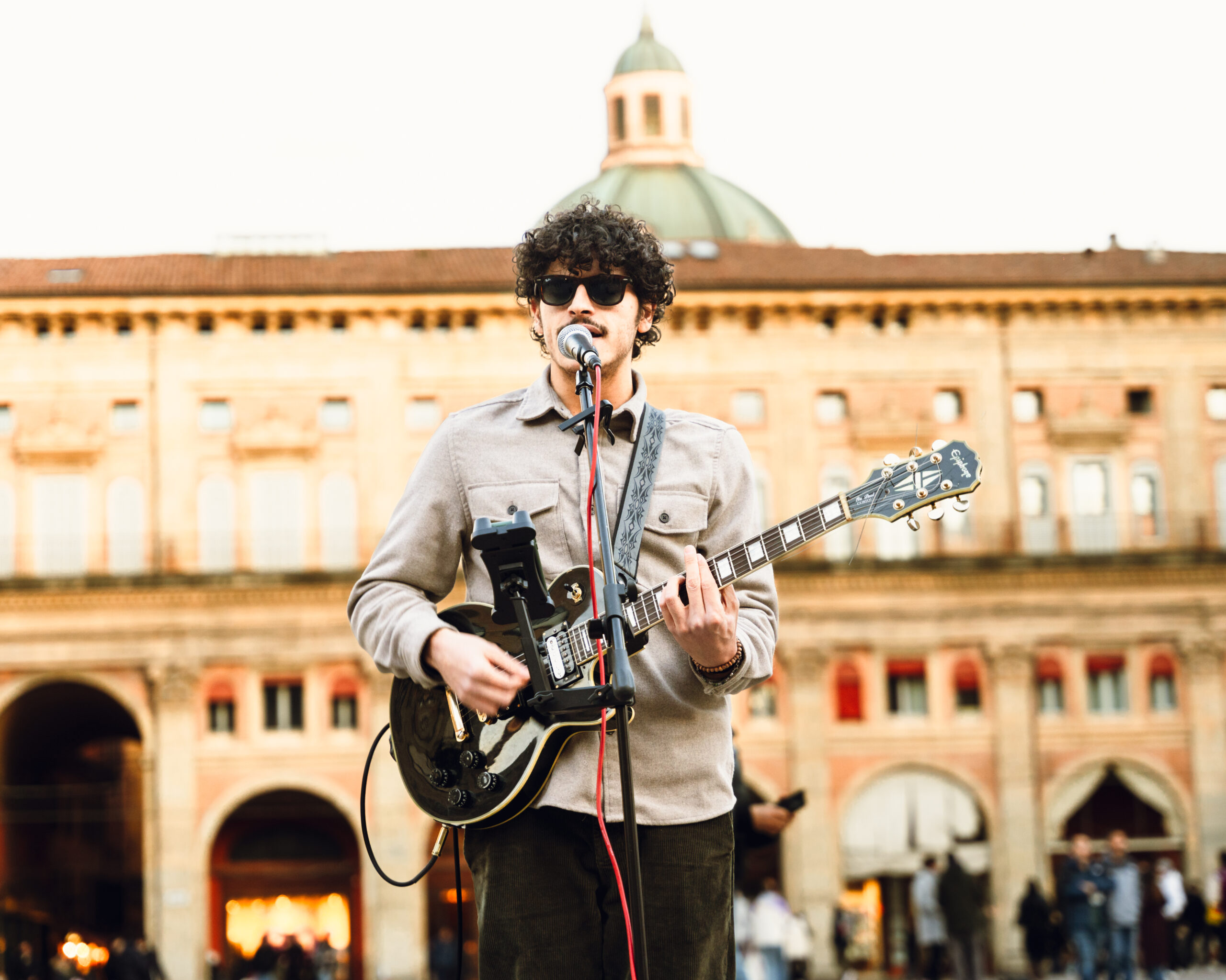 “Pressioni” di nicolainmusica: un ritorno tra identità, aspettative e consapevolezza