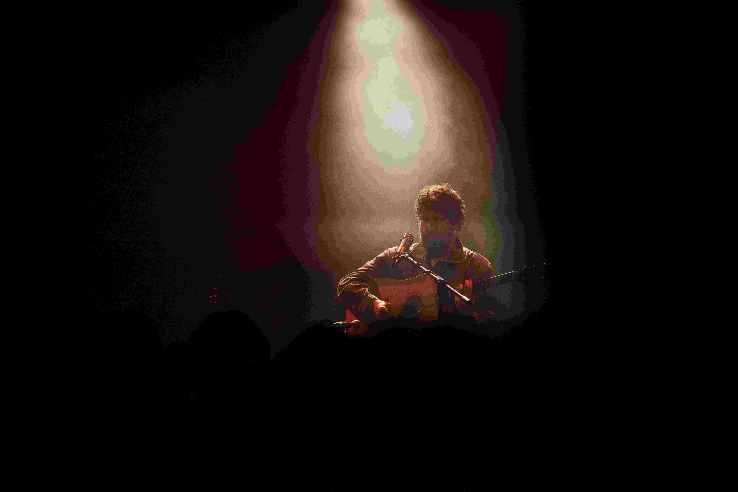 IOSONOUNCANE annuncia il tour estivo in acustico