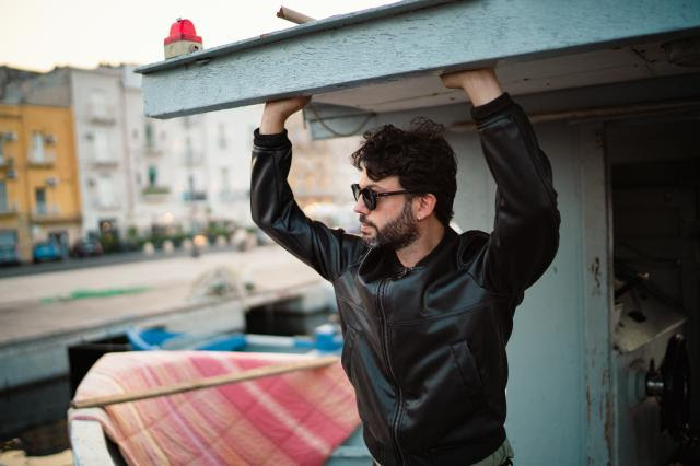 Salvario: dal 17 aprile in radio “Ritorno a casa”, il nuovo singolo del cantautore pugliese, torinese d’adozione, con la partecipazione di Anna Maria Stasi.