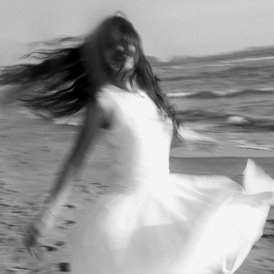 Da oggi è disponibile in radio e in digitale “LUNATICA”, il nuovo singolo di GIORGIA MALERBA, la cantante e creator che ha conquistato oltre 4 milioni di followers sui social.