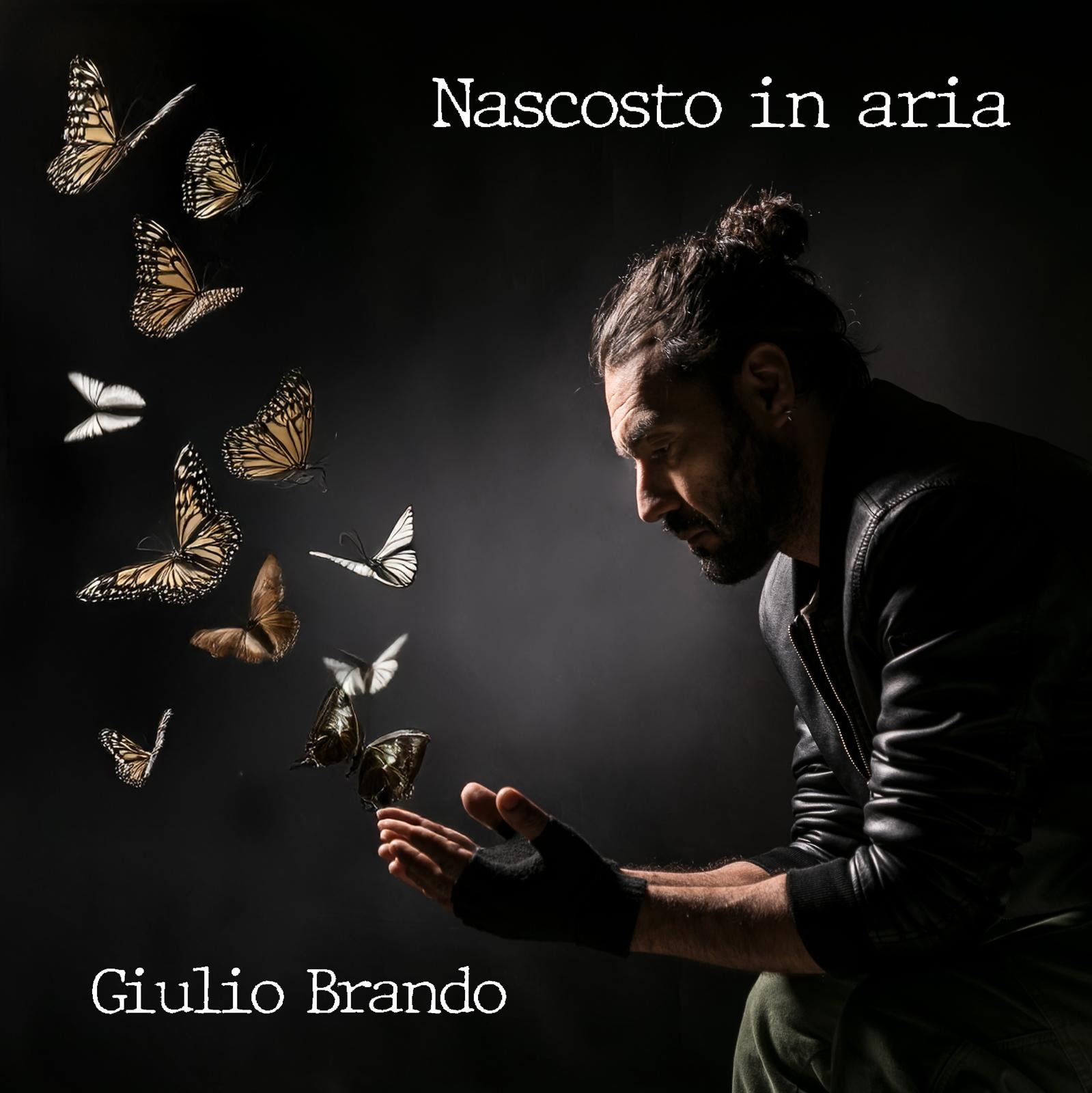 Dodici anni lontano dalla musica: Giulio Brando torna con l’intenso EP “Nascosto in aria”
