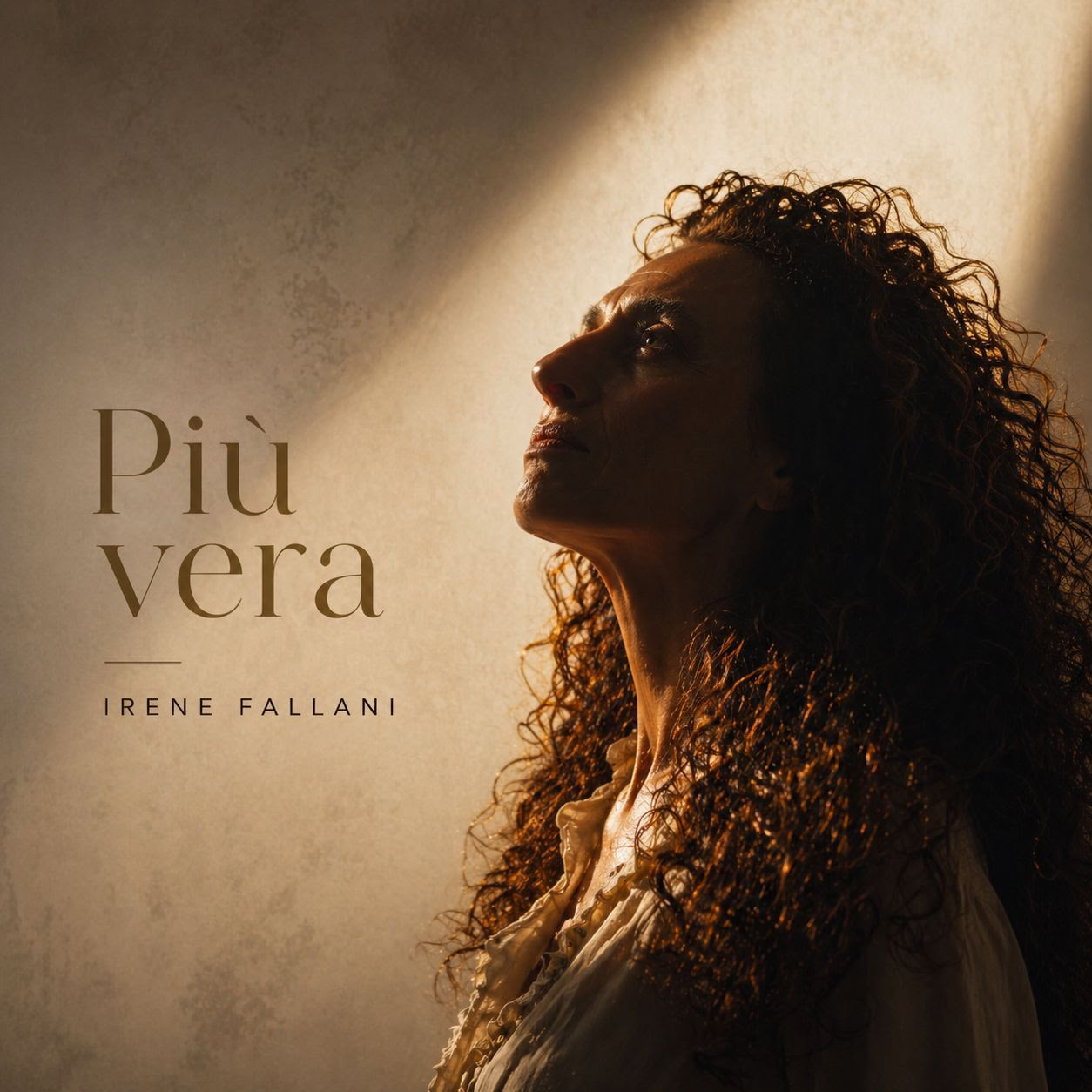 “Più Vera”: Irene Fallani canta la libertà di essere donna senza dover piacere a tutti