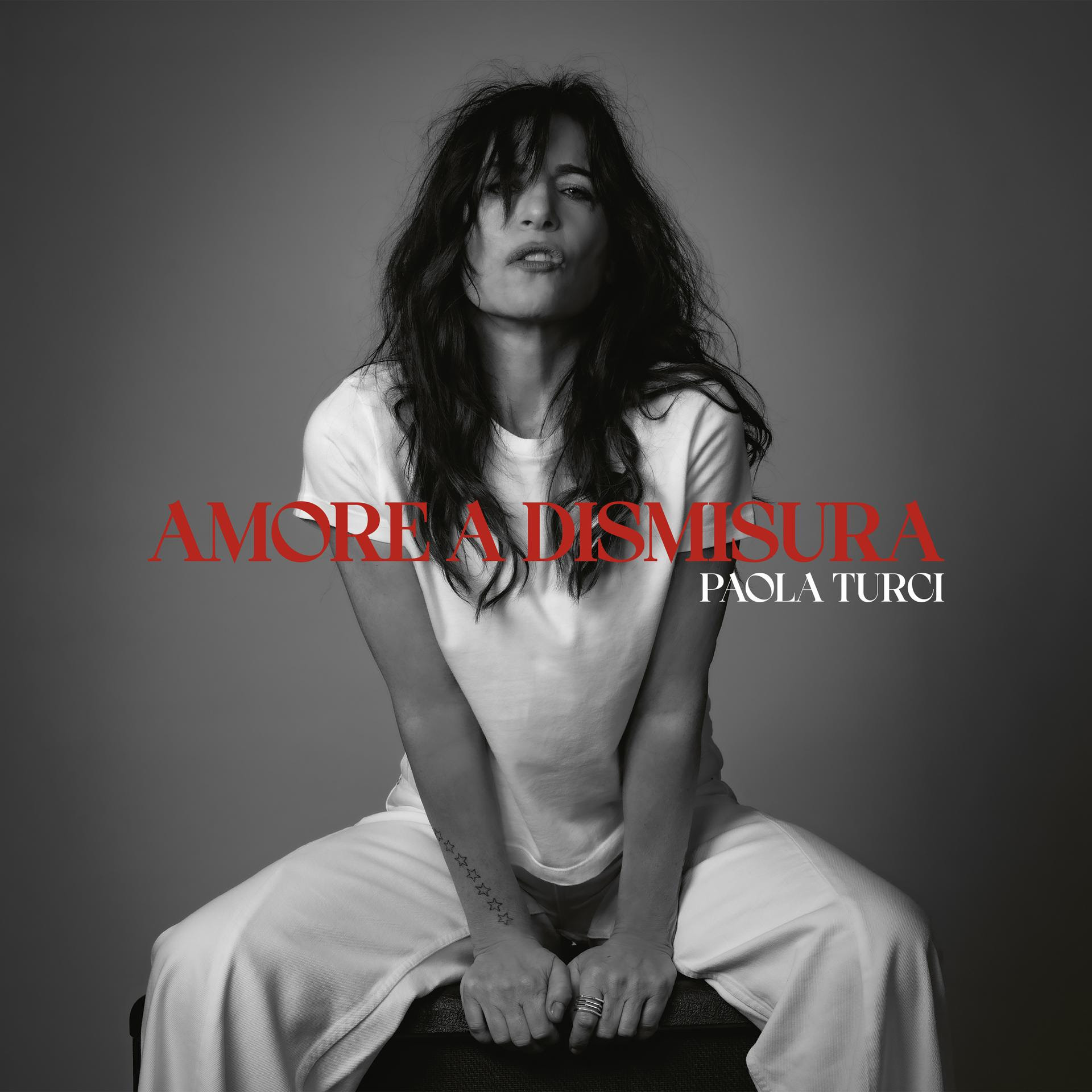 Paola Turci annuncia il nuovo album “Amore a dismisura”: fuori il 2 ottobre, anticipato dal singolo “Vita mia”