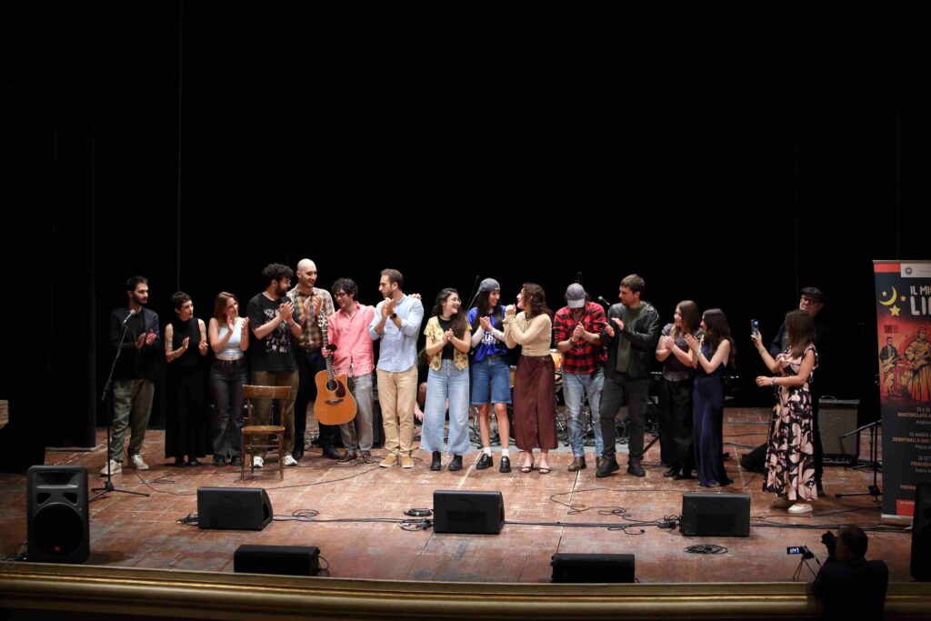 Tutti i partecipanti sul palco