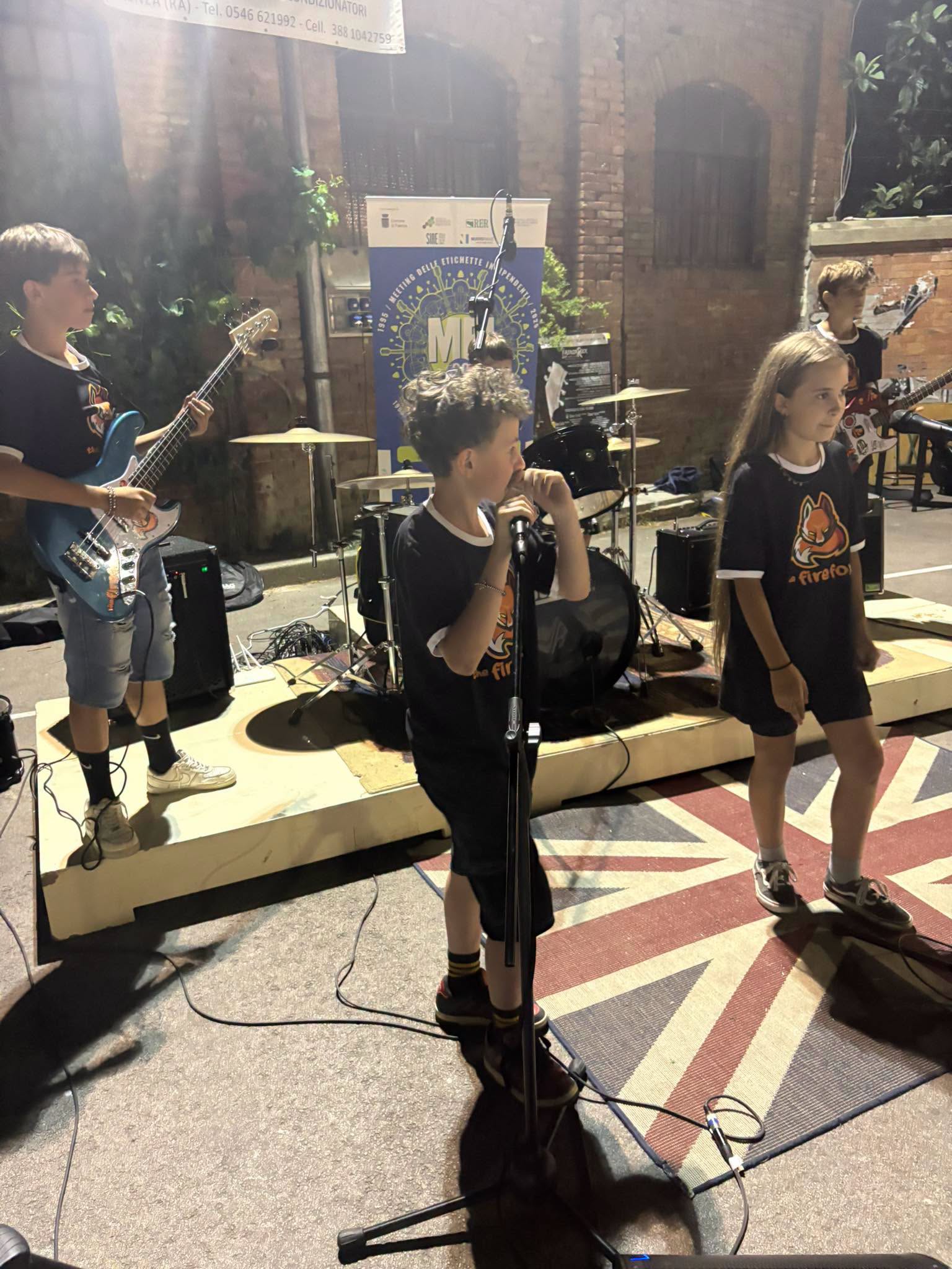 Faenza Rock nei Rioni: i Firefox con il video della loro esibizione di cover dei Timoria ricevono i complimenti di Omar Pedrini.